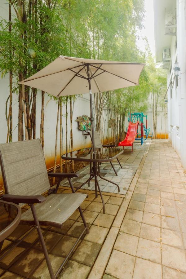 Urbanest Inn House Slipi 자카르타 외부 사진