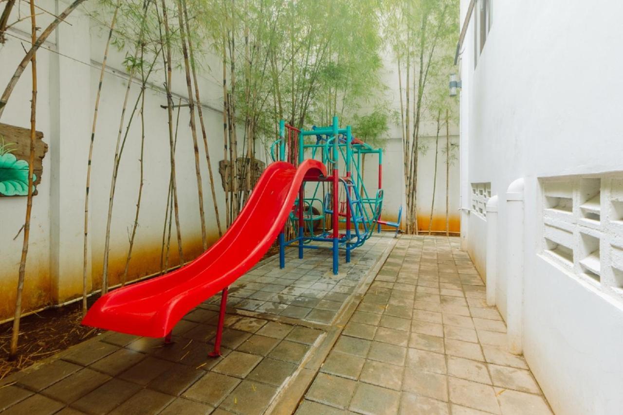 Urbanest Inn House Slipi 자카르타 외부 사진