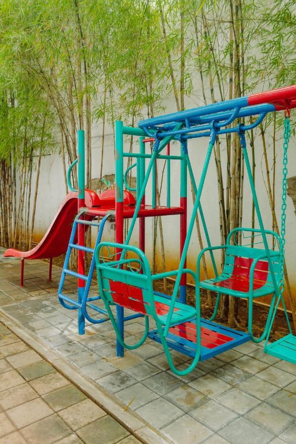 Urbanest Inn House Slipi 자카르타 외부 사진
