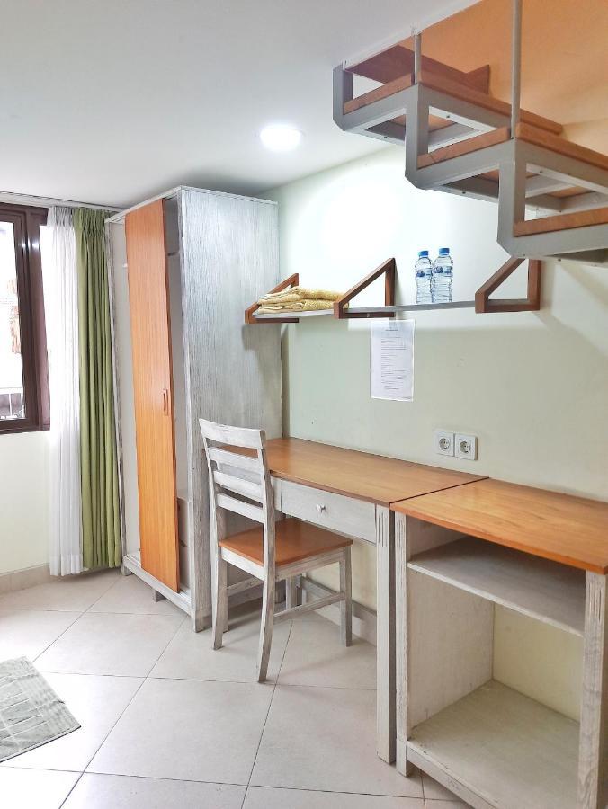 Urbanest Inn House Slipi 자카르타 외부 사진